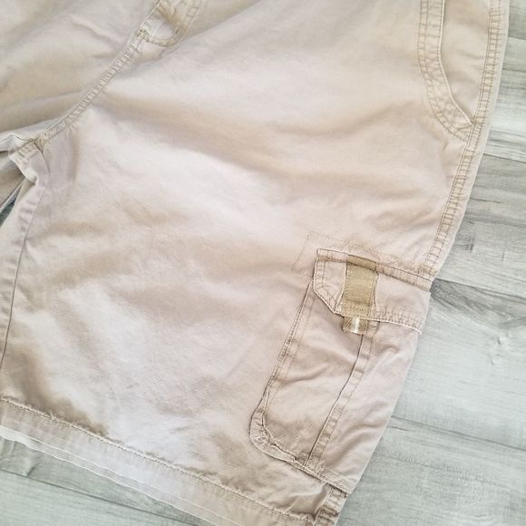 Beverly Hills Polo Club khaki cargo shorts size 46 - Picture 6 of 6
